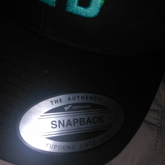 Jacket - Picture 2 of 5